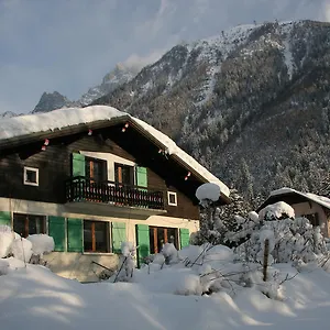 https://chalet-les-pelerins.hotels-rhonealpes.com